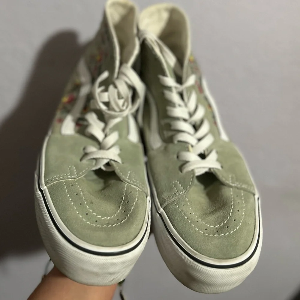 Platform Embroidered Vans Sk8-Hi